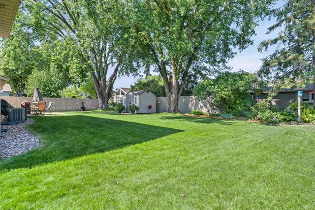 725 Hanson COURT, Onalaska, WI 54650