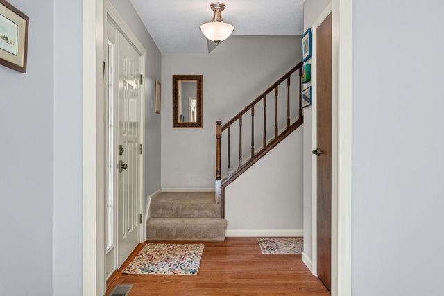 725 Hanson COURT, Onalaska, WI 54650