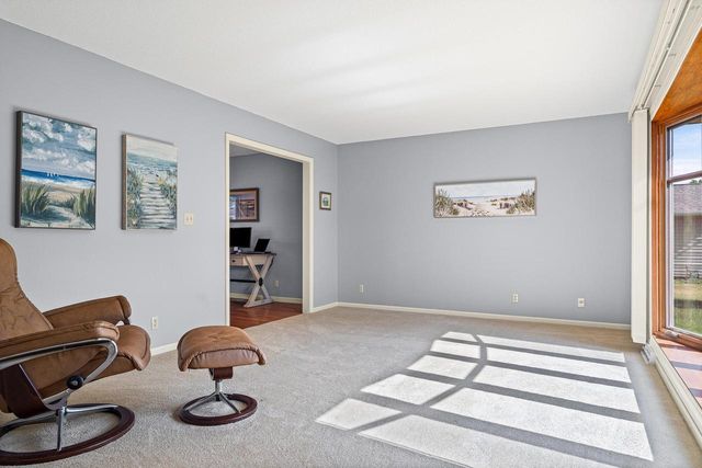 725 Hanson COURT, Onalaska, WI 54650