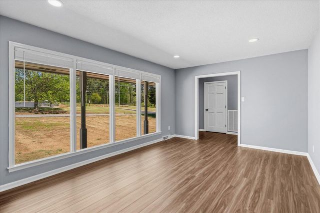 1903 Valley Lane, Dalton, GA 30720