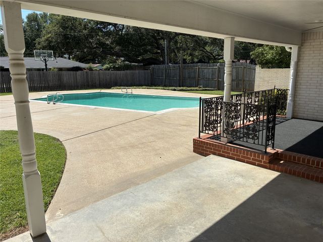 2304 Belmont Boulevard, Bossier City, LA 71111