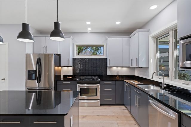 240 Durning Road, Van Alstyne, TX 75495