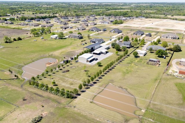 240 Durning Road, Van Alstyne, TX 75495