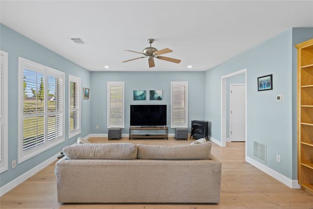 240 Durning Road, Van Alstyne, TX 75495