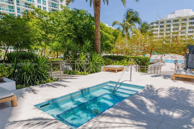 950 Brickell Bay Dr 1504, Miami, FL 33131