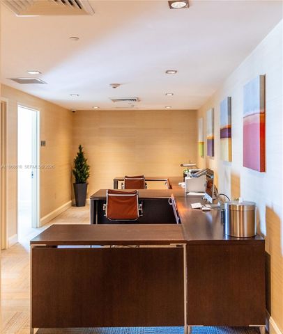 950 Brickell Bay Dr 1504, Miami, FL 33131