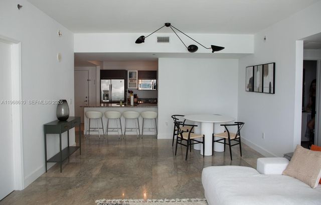 950 Brickell Bay Dr 1504, Miami, FL 33131