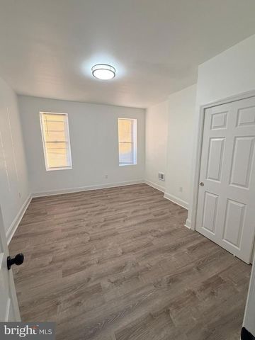 907 DOUGLASS ST, Camden, NJ 08103