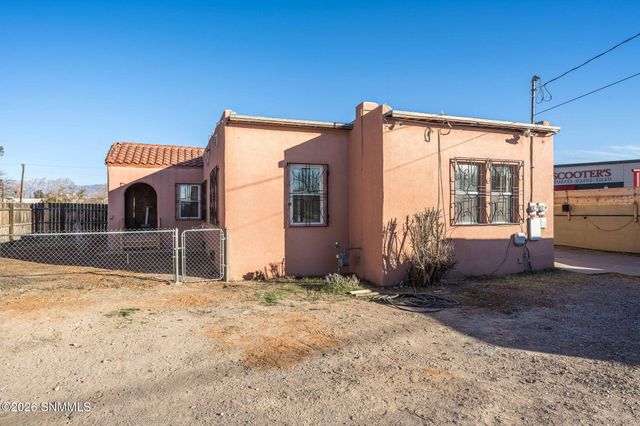 1143 N Main Street, Las Cruces, NM 88001