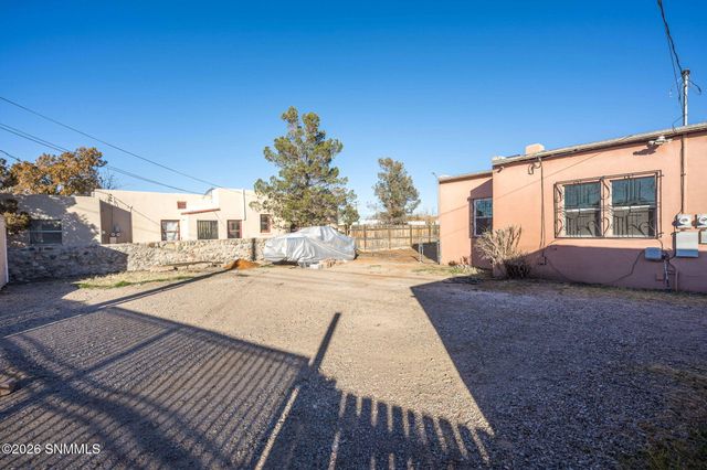 1143 N Main Street, Las Cruces, NM 88001
