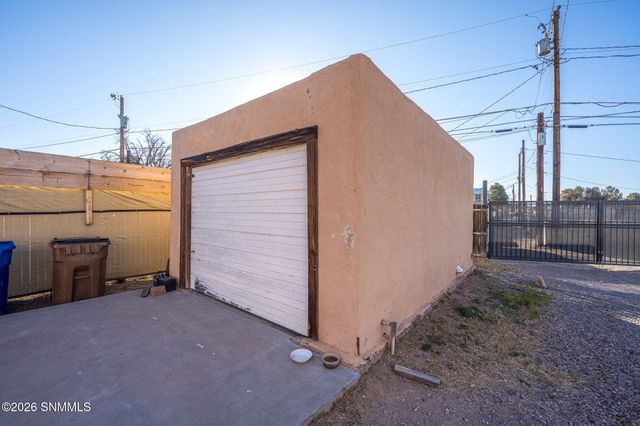 1143 N Main Street, Las Cruces, NM 88001