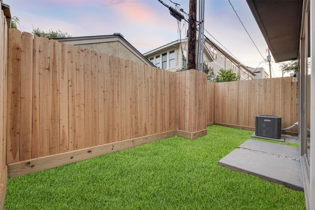 1209 W Bell Street, Houston, TX 77019