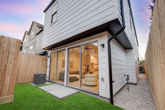 1209 W Bell Street, Houston, TX 77019