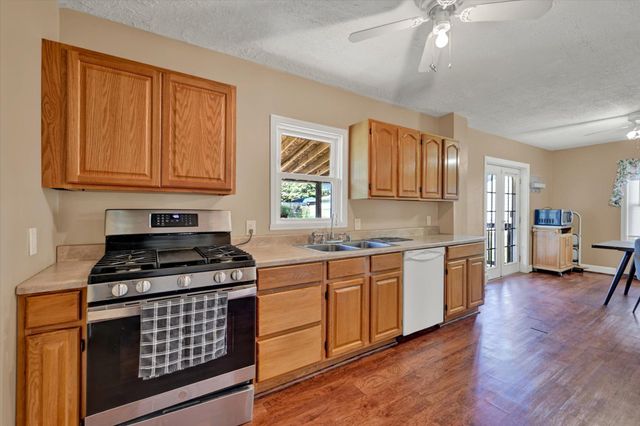 212 MAPLE AVE, Baltimore, MD 21222
