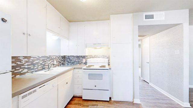 3800 East 29th Street 13, Bryan, TX 77802