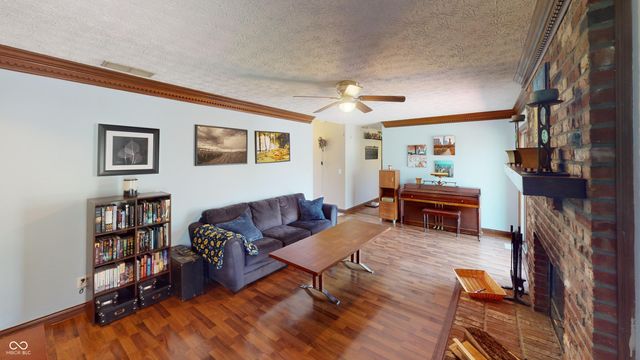 408 Deer Walk Trace, Westfield, IN 46074