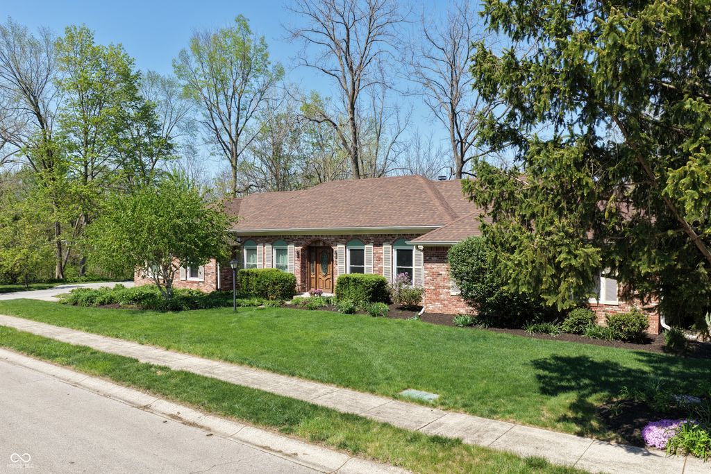 408 Deer Walk Trace, Westfield, IN 46074