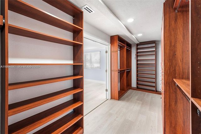 2445 SE 8 St, Pompano Beach, FL 33062