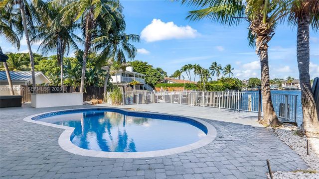 2445 SE 8 St, Pompano Beach, FL 33062