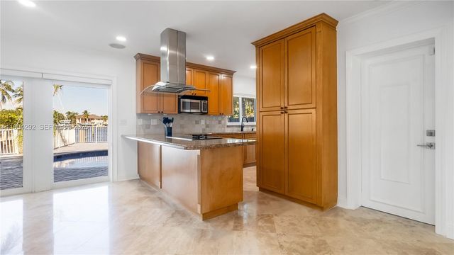 2445 SE 8 St, Pompano Beach, FL 33062