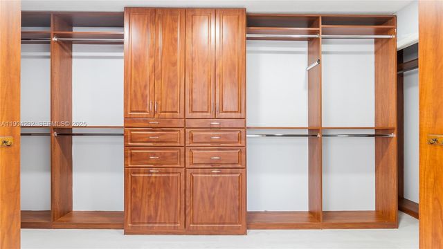 2445 SE 8 St, Pompano Beach, FL 33062