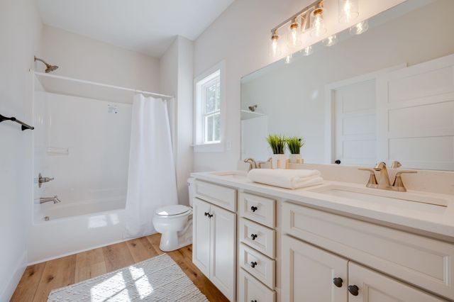 1260 Old County House Road, Charlotte, TN 37036