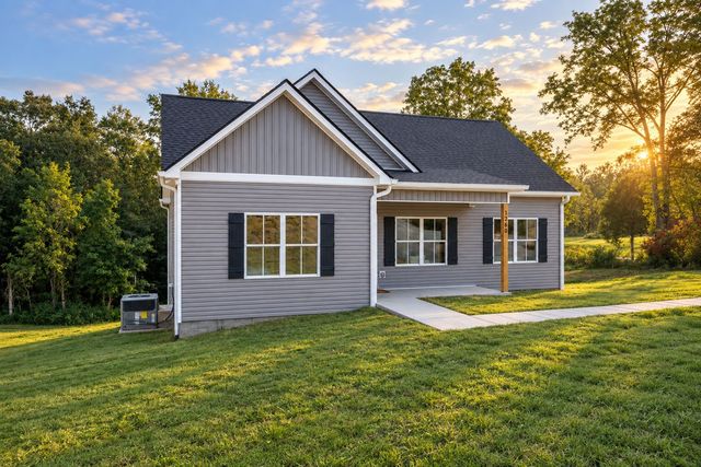 1260 Old County House Road, Charlotte, TN 37036