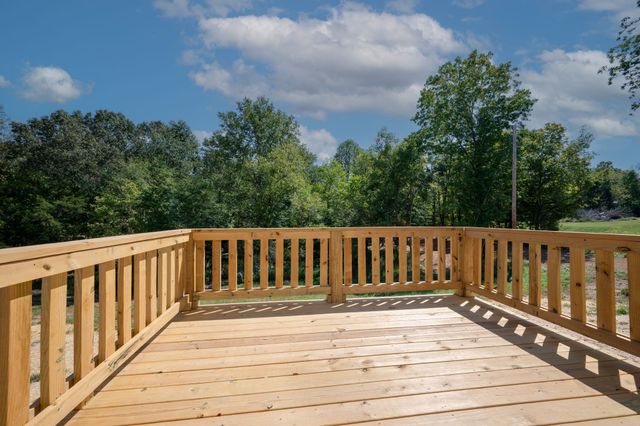 1260 Old County House Road, Charlotte, TN 37036