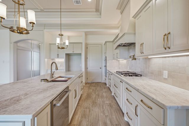 107 Eagle Court, Glen Rose, TX 76077