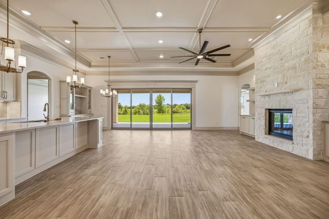 107 Eagle Court, Glen Rose, TX 76077