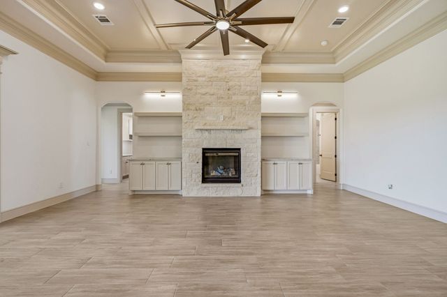 107 Eagle Court, Glen Rose, TX 76077