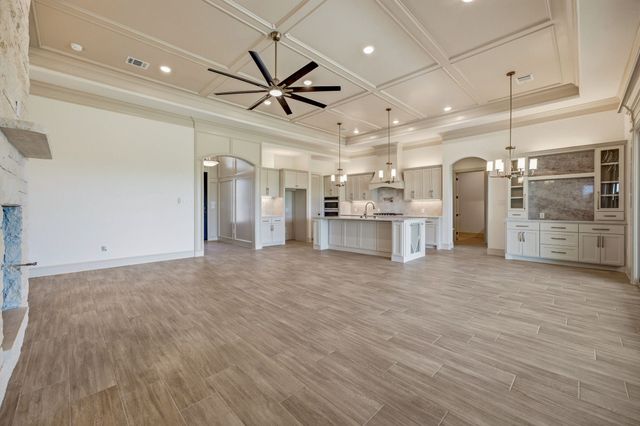107 Eagle Court, Glen Rose, TX 76077