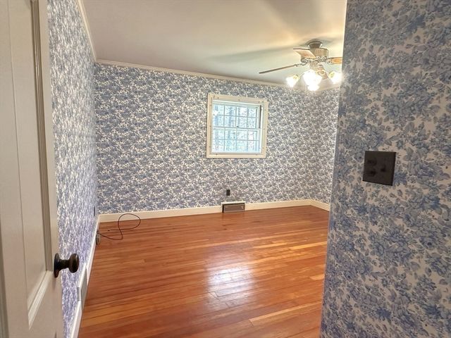 1163 Old Fall River Rd, Dartmouth, MA 02747