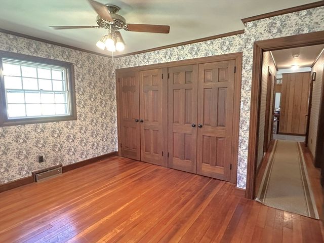 1163 Old Fall River Rd, Dartmouth, MA 02747