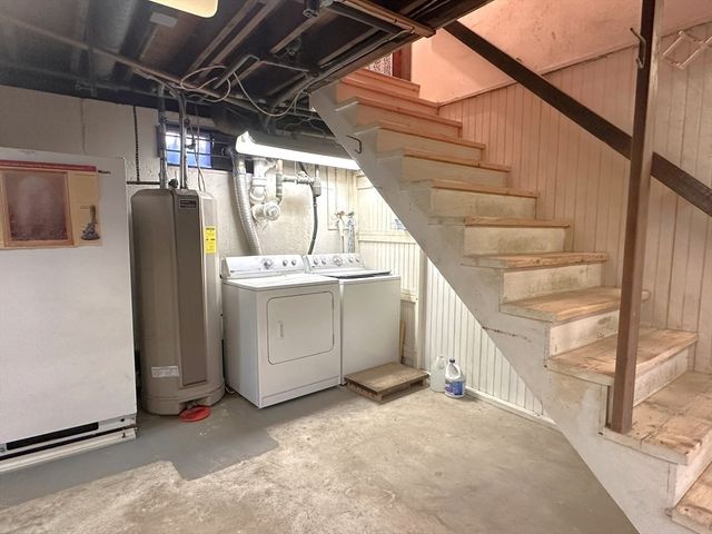 1163 Old Fall River Rd, Dartmouth, MA 02747