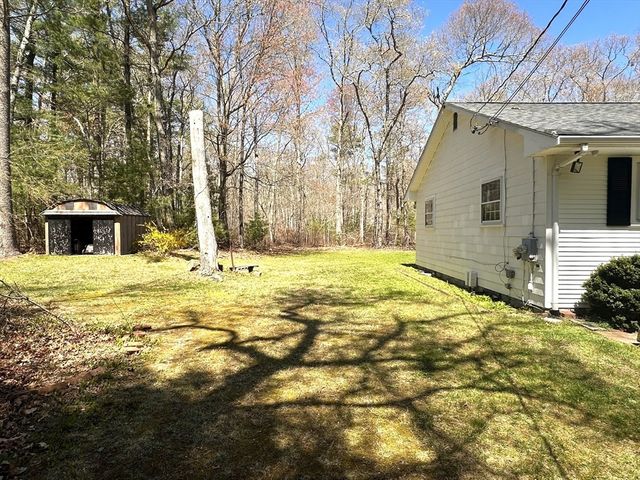 1163 Old Fall River Rd, Dartmouth, MA 02747