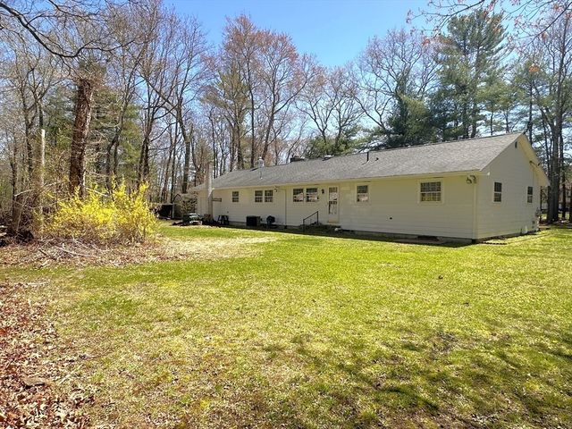 1163 Old Fall River Rd, Dartmouth, MA 02747