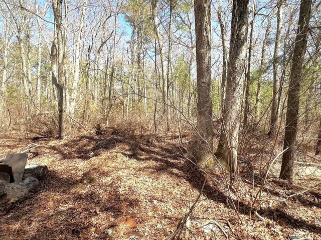 1163 Old Fall River Rd, Dartmouth, MA 02747