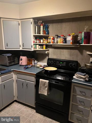 105 BERKSHIRE RD, Sicklerville, NJ 08081