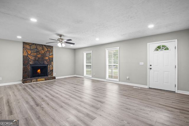 25 Hearthstone Drive, Newnan, GA 30263