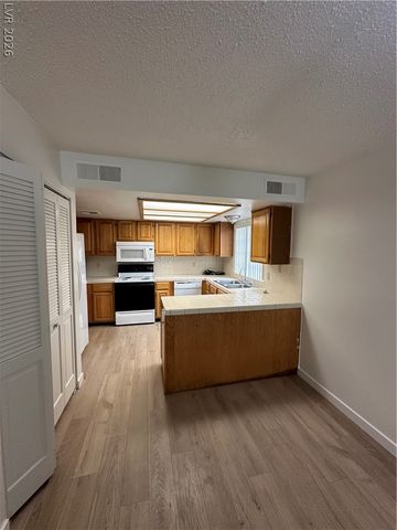 3280 DAYFLOWER Street C, Las Vegas, NV 89121