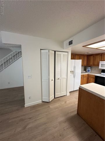 3280 DAYFLOWER Street C, Las Vegas, NV 89121