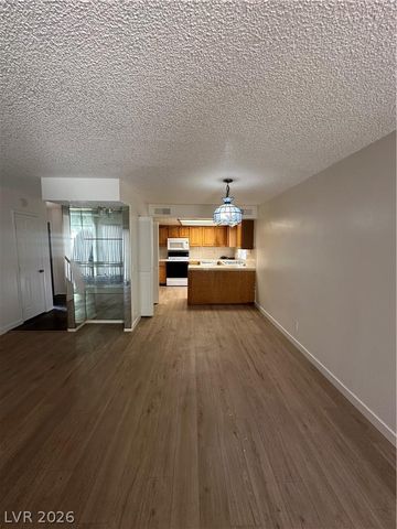 3280 DAYFLOWER Street C, Las Vegas, NV 89121