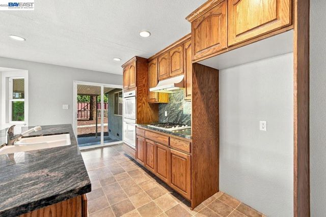 37064 Elm St, Fremont, CA 94536