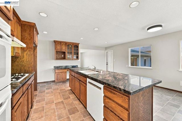 37064 Elm St, Fremont, CA 94536