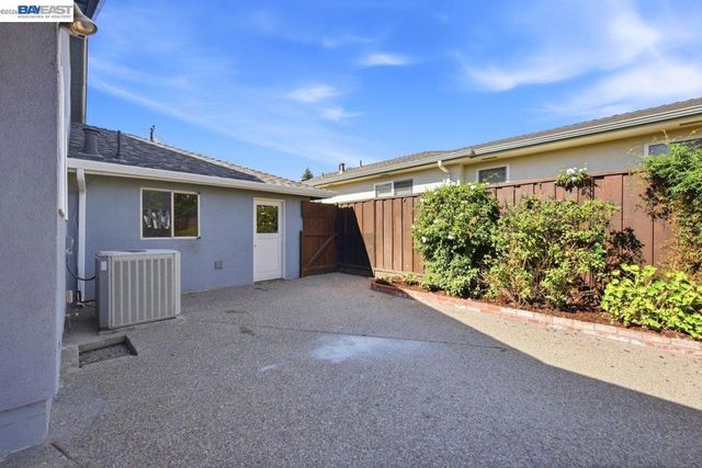 37064 Elm St, Fremont, CA 94536