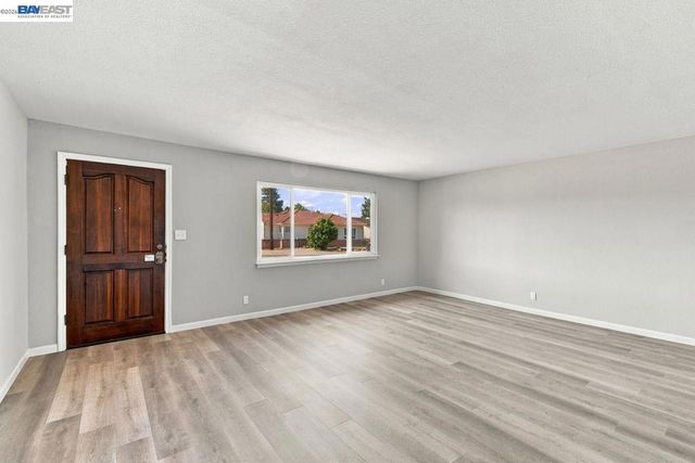 37064 Elm St, Fremont, CA 94536
