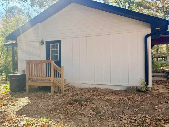 2601 Lakeside Drive, Benton, AR 72019