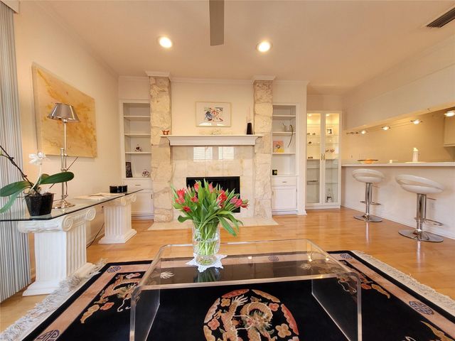 2410 Enfield RD 7, Austin, TX 78703