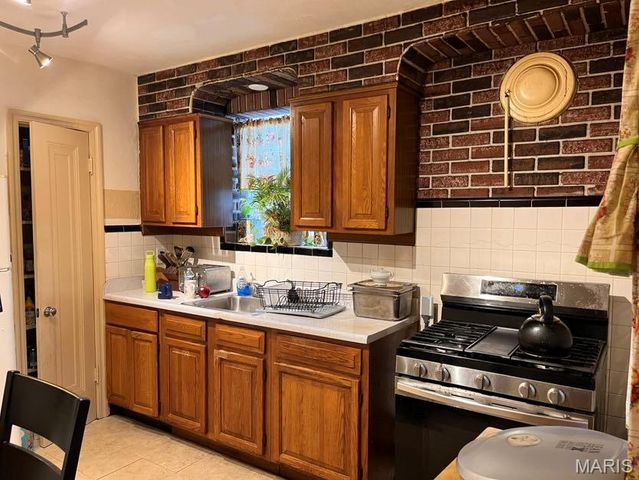 6351 Garesche Avenue, Jennings, MO 63136